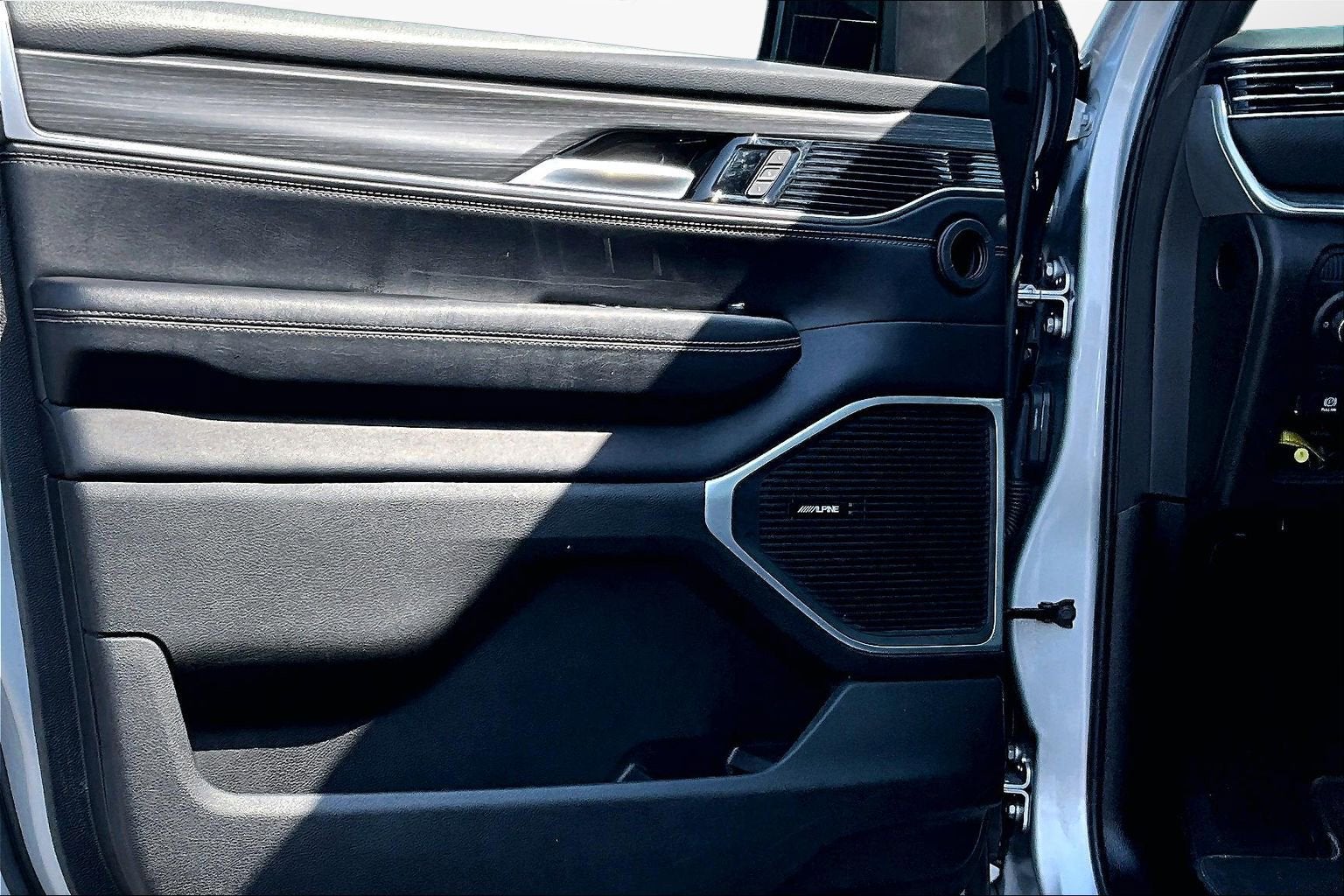 2024 Jeep Wagoneer L Series III