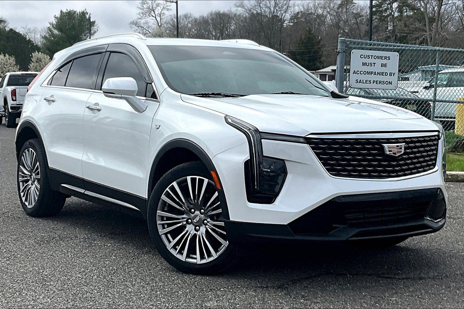 2024 Cadillac XT4 AWD Premium Luxury