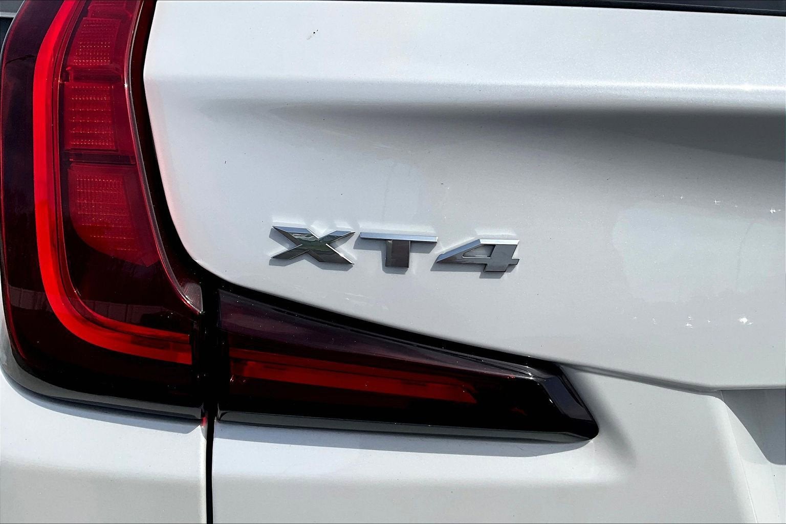 2024 Cadillac XT4 AWD Premium Luxury
