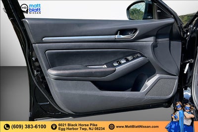 2025 Nissan Altima SR