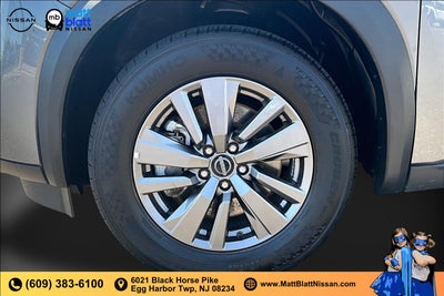 2025 Nissan Pathfinder SV