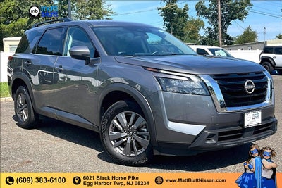 2025 Nissan Pathfinder SV