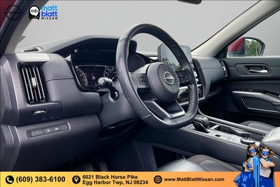 2024 Nissan Pathfinder SL