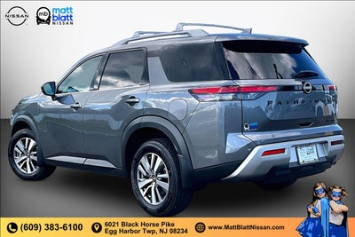 2025 Nissan Pathfinder SL