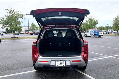 2023 Nissan Pathfinder SL