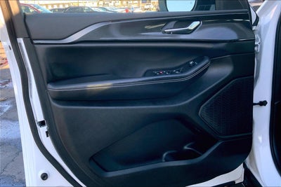 2023 Jeep Grand Cherokee Laredo 4x4