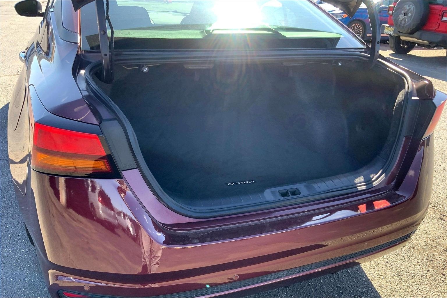 2025 Nissan Altima SV FWD
