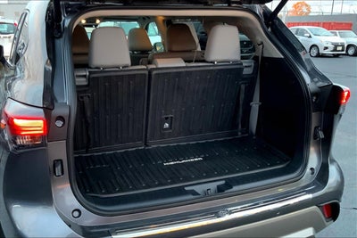 2024 Toyota Highlander Platinum