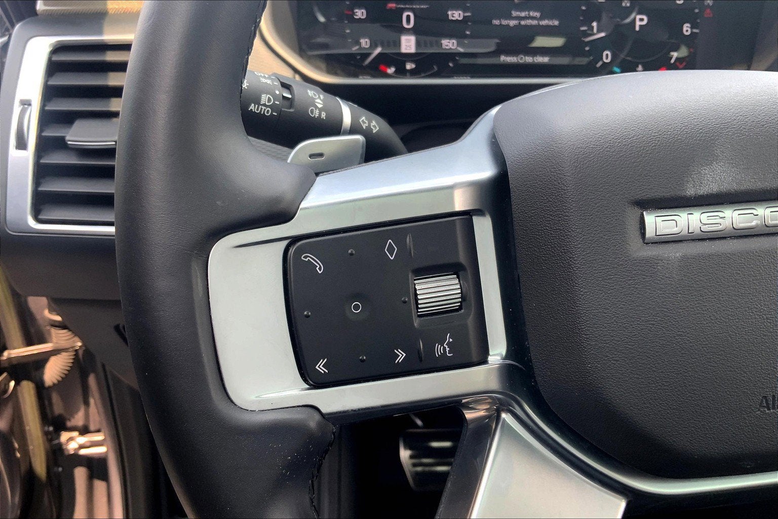 2023 Land Rover Discovery P300 S R-Dynamic