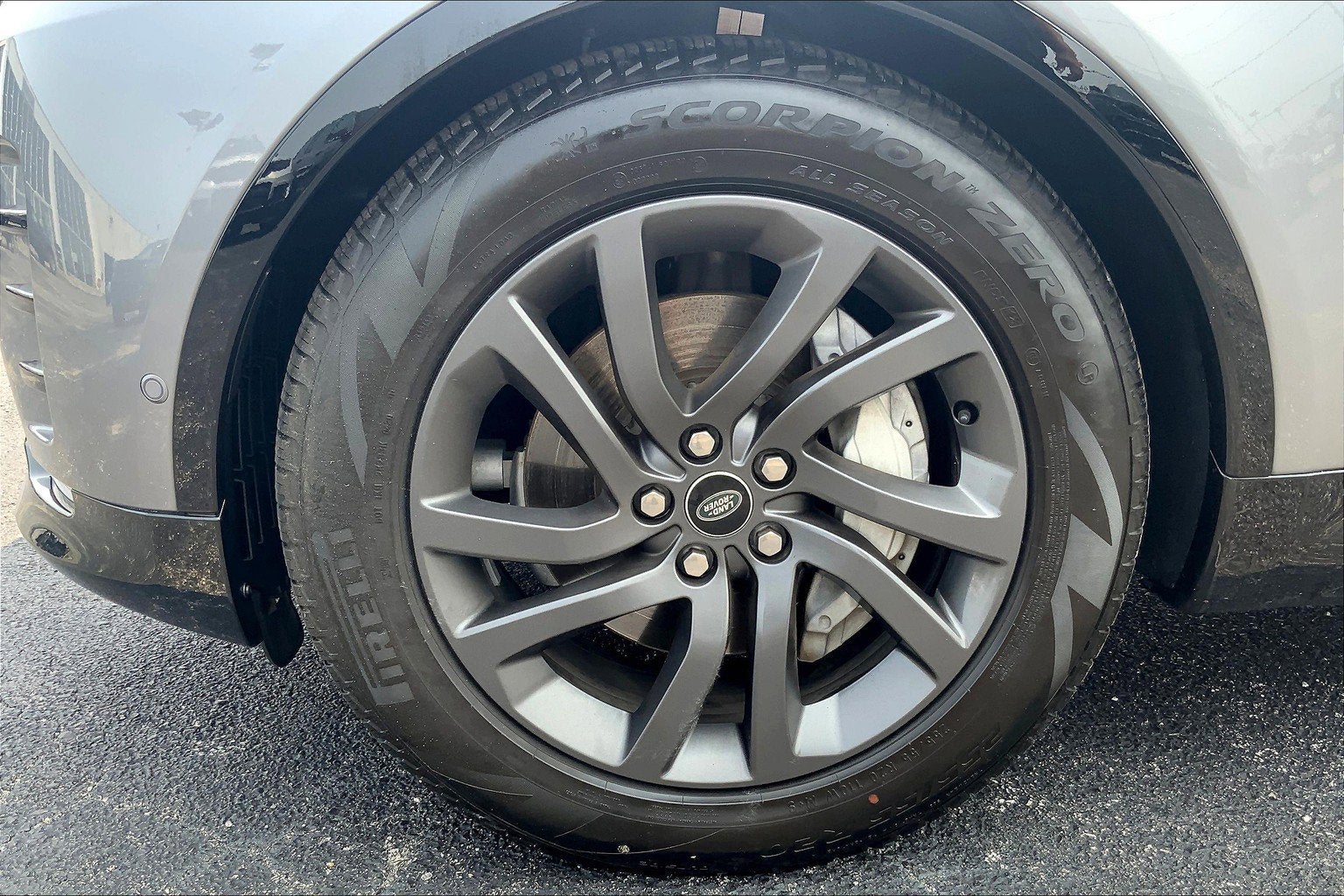 2023 Land Rover Discovery P300 S R-Dynamic