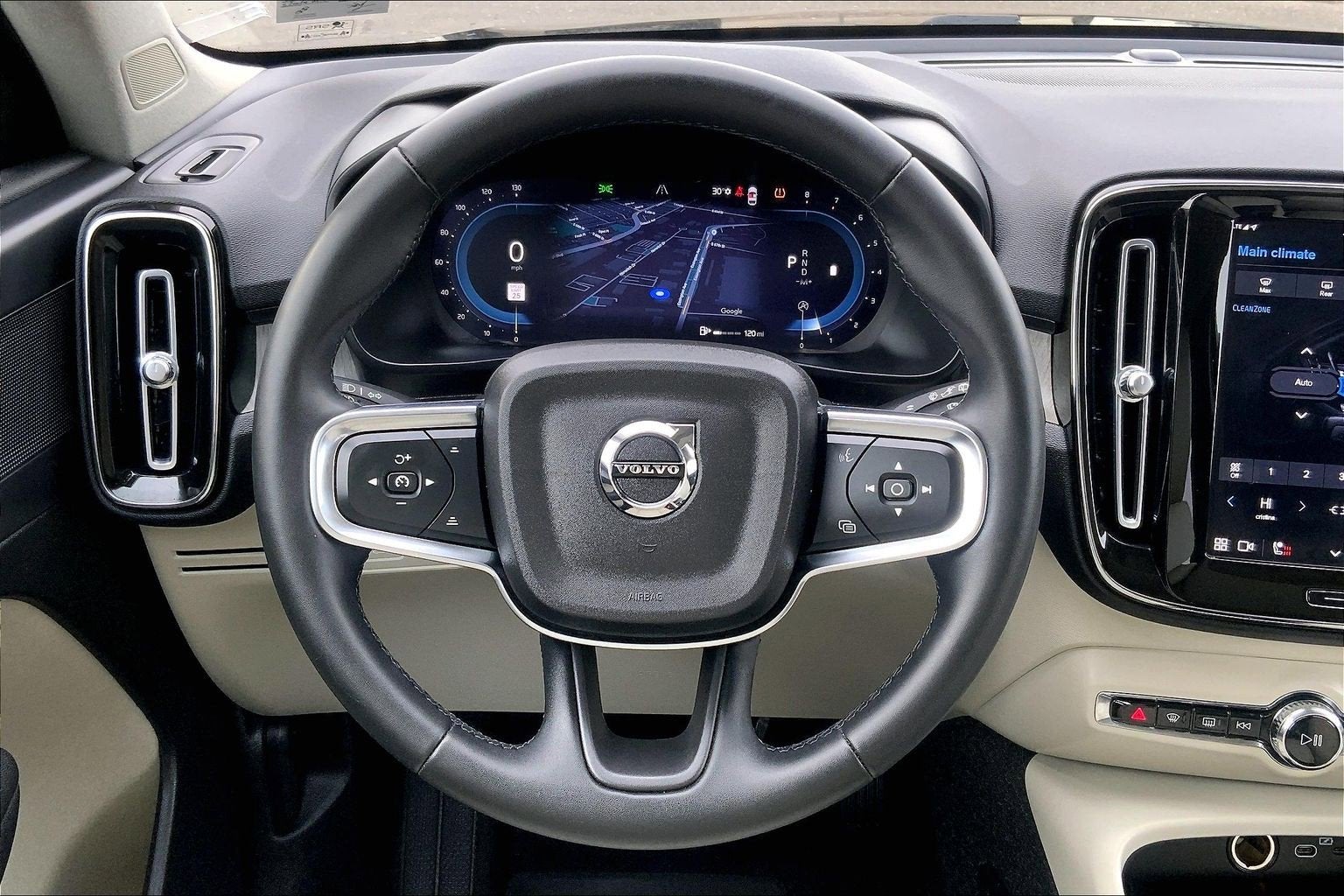 2023 Volvo XC40 B5 Plus Dark Theme