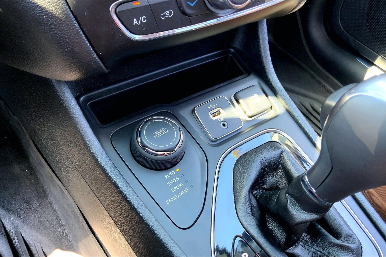 2019 Jeep Cherokee Overland