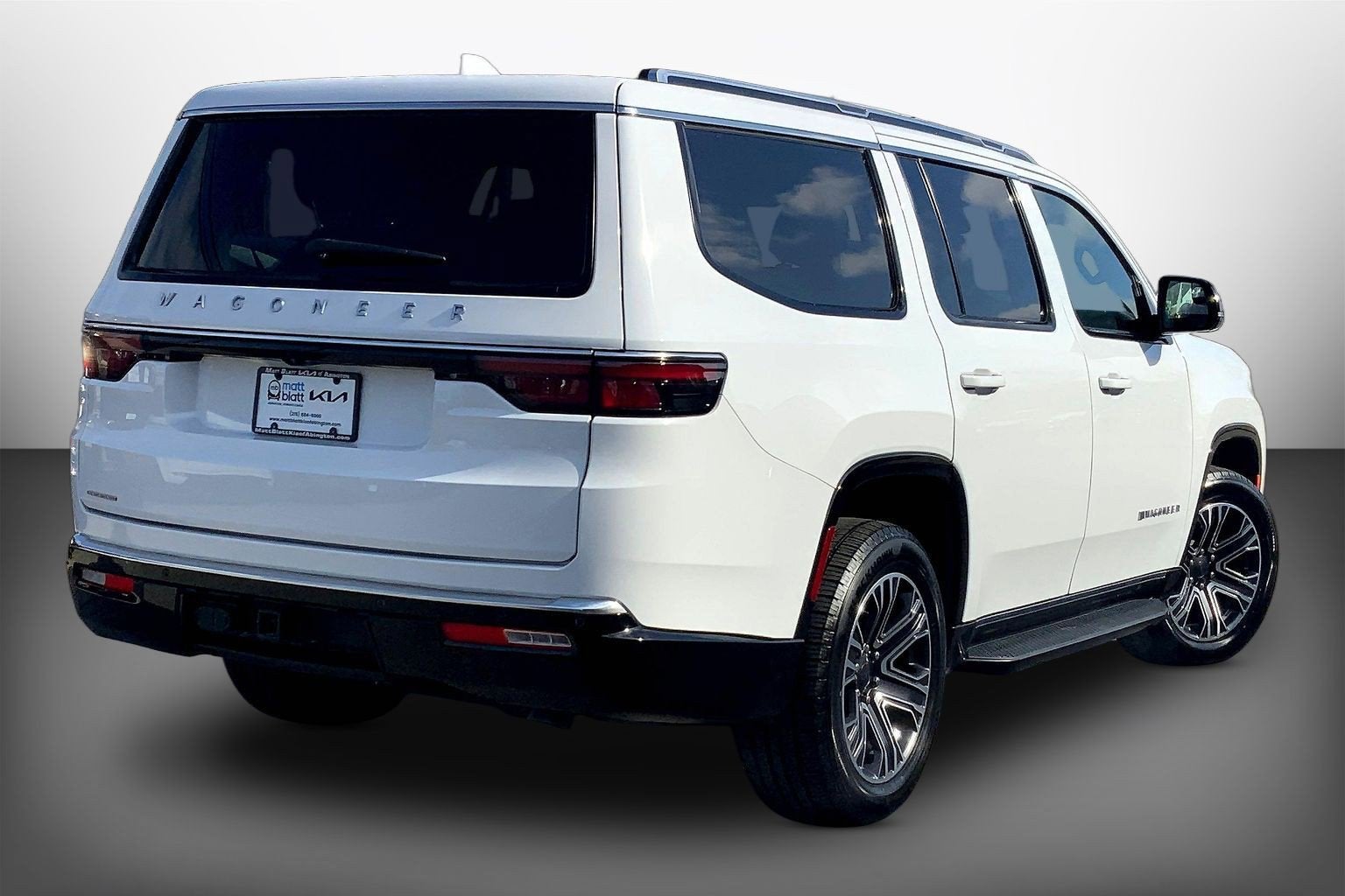 2023 Jeep Wagoneer Base