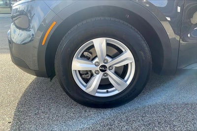2023 Kia Sorento LX