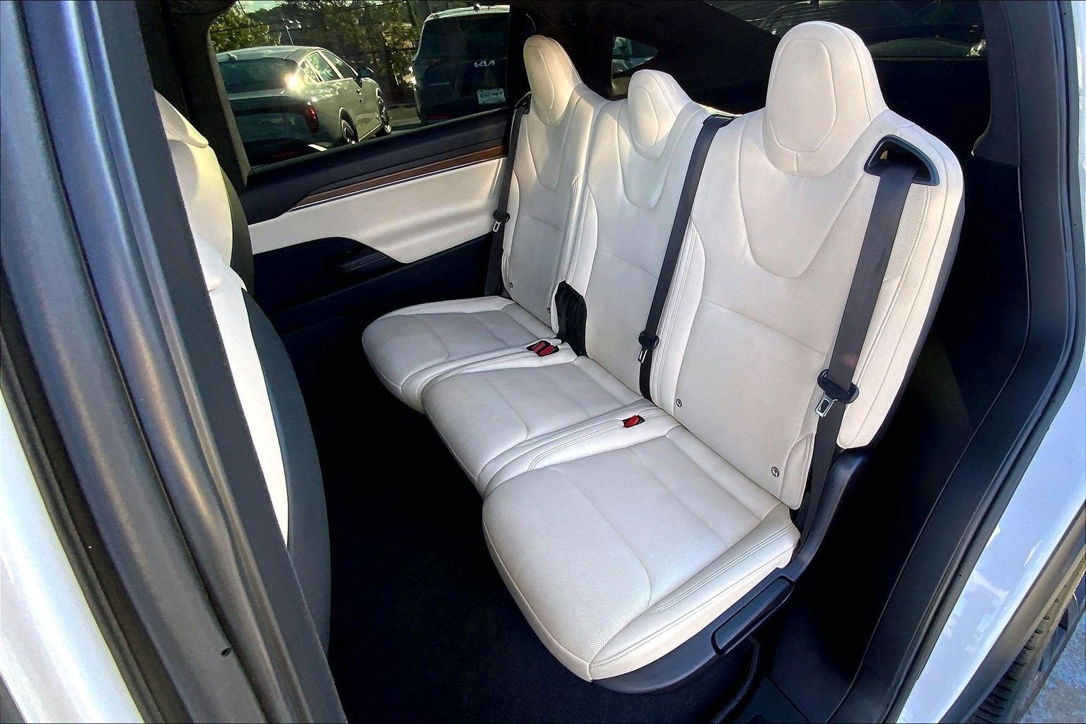 2023 Tesla Model X Standard