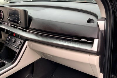 2023 Kia Carnival LX