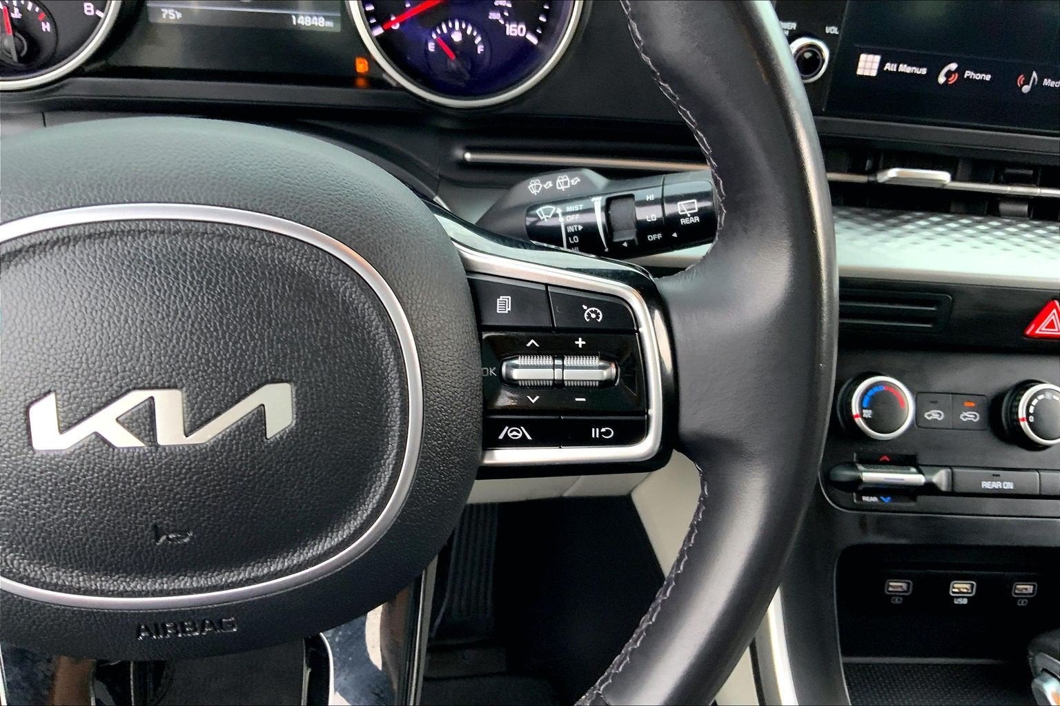 2023 Kia Carnival LX