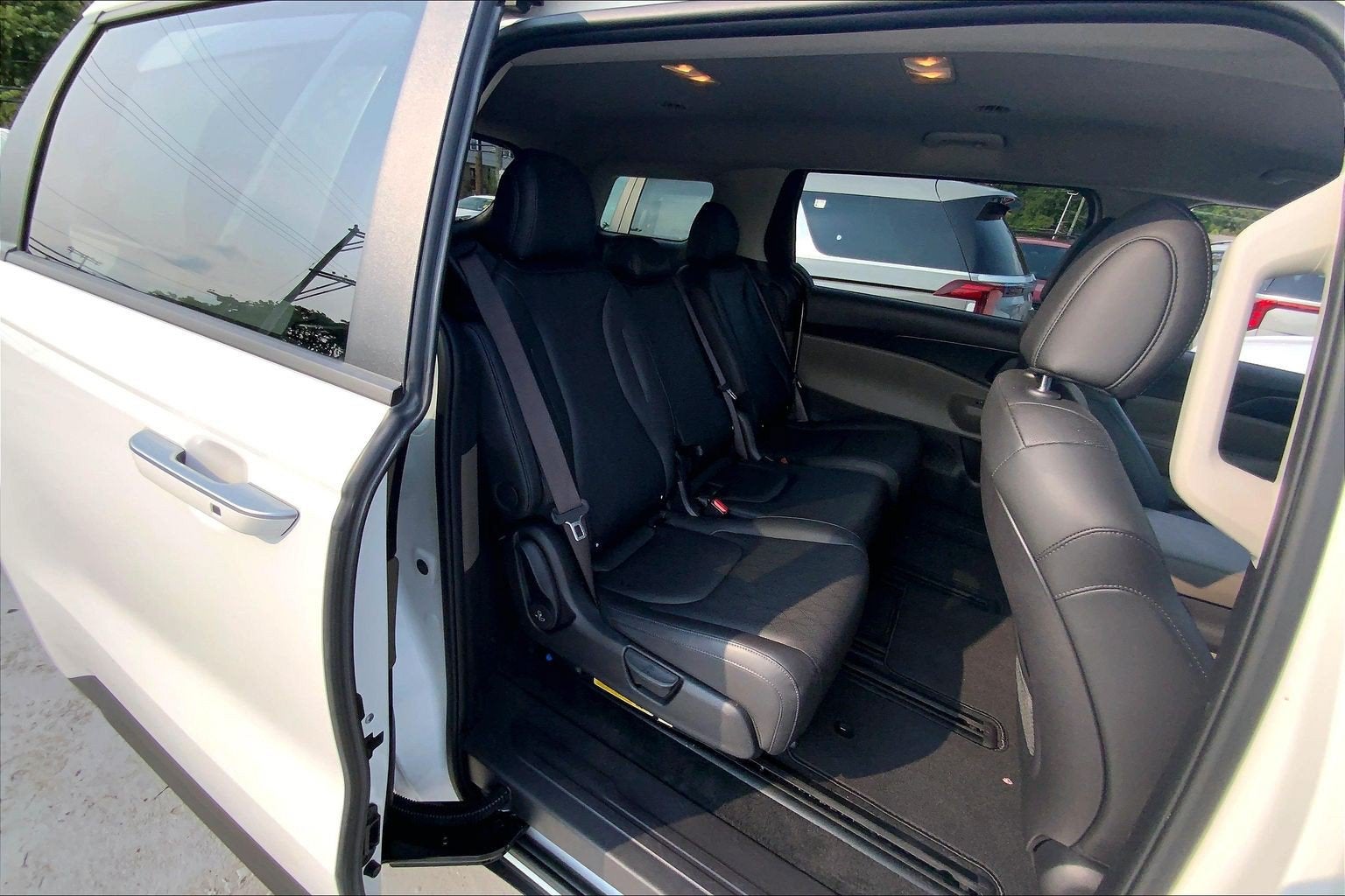 2025 Kia Carnival LXS