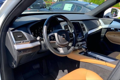 2018 Volvo XC90 Momentum