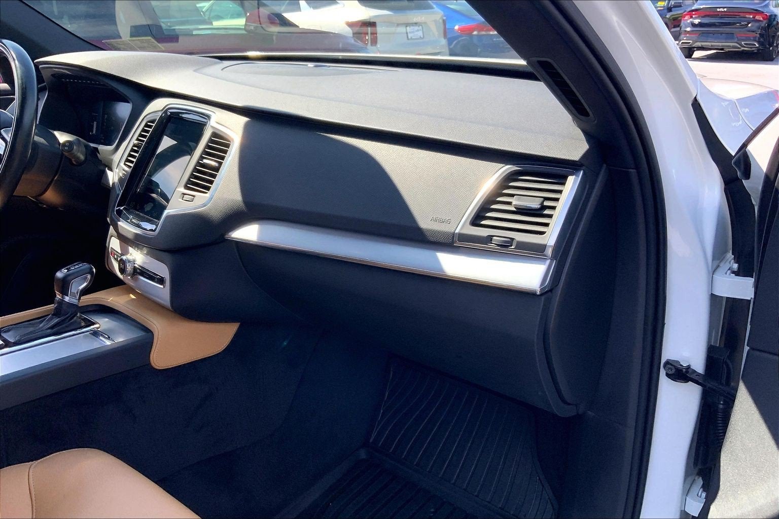 2018 Volvo XC90 Momentum