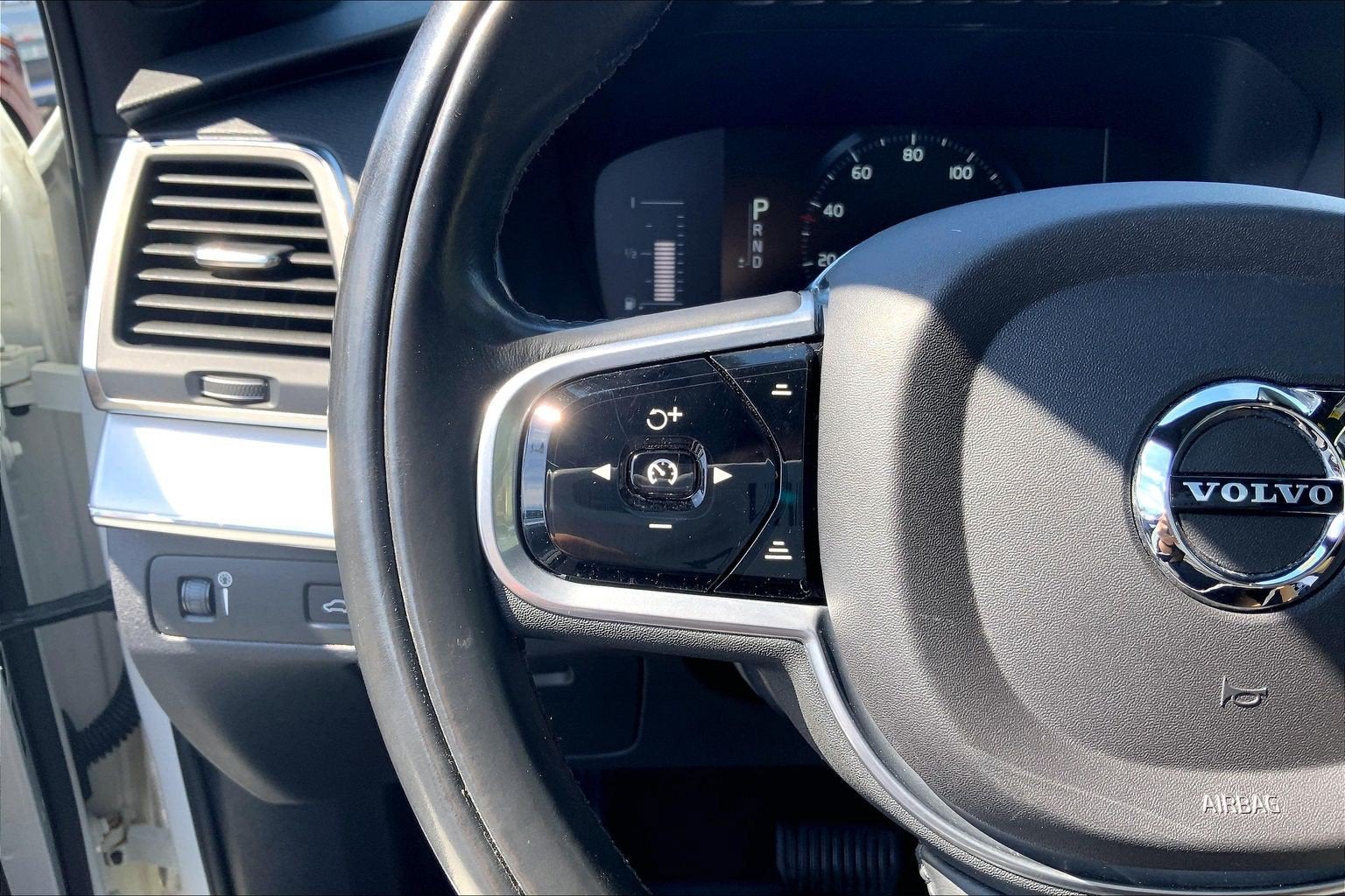 2018 Volvo XC90 Momentum