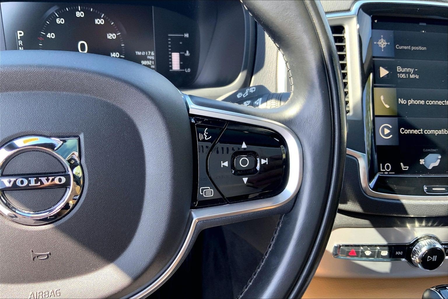 2018 Volvo XC90 Momentum