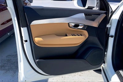 2018 Volvo XC90 Momentum