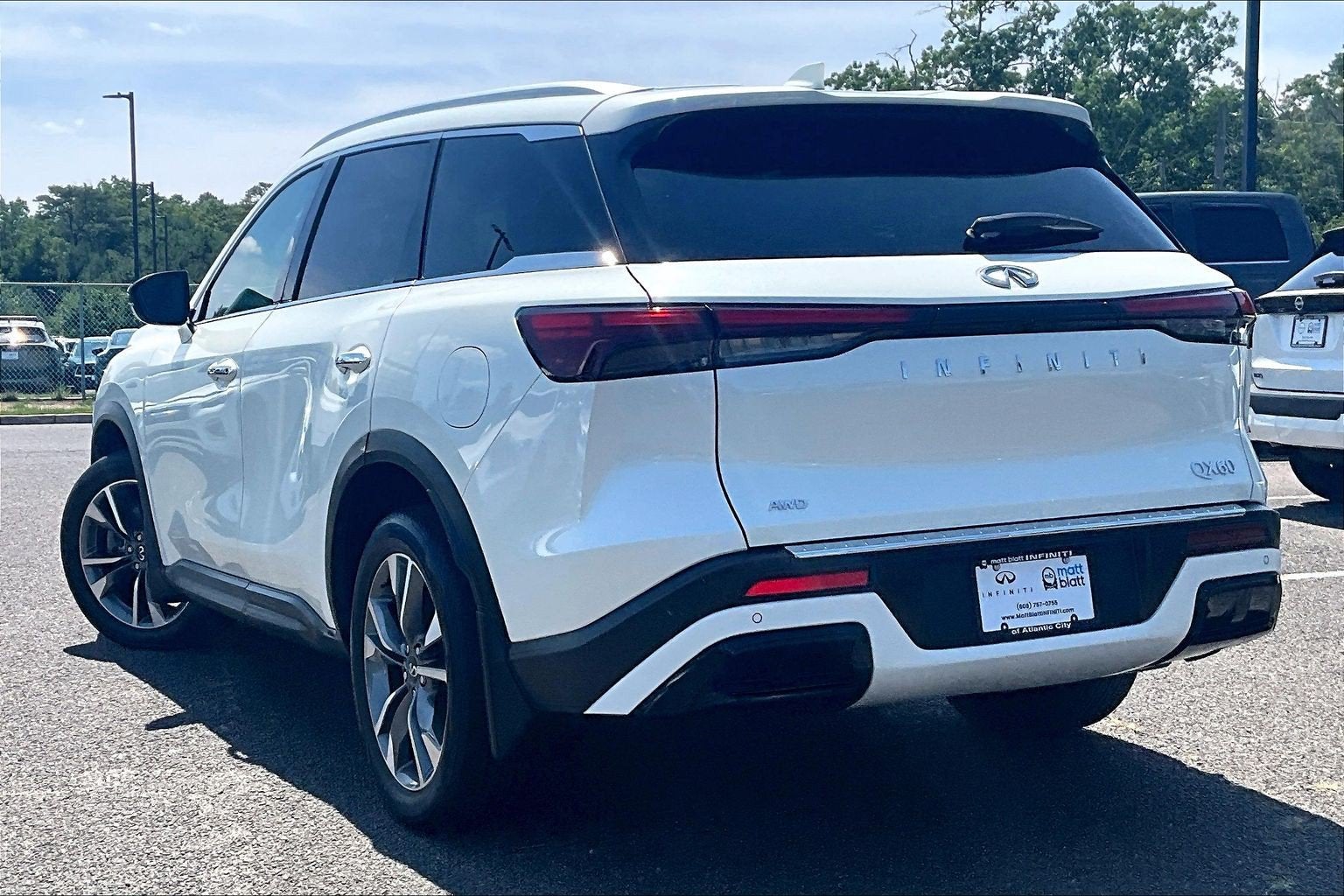 2023 INFINITI QX60 LUXE AWD