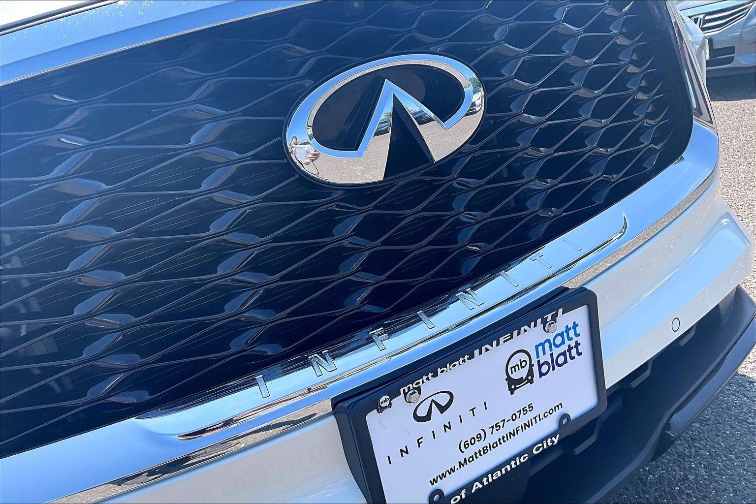 2023 INFINITI QX60 LUXE AWD