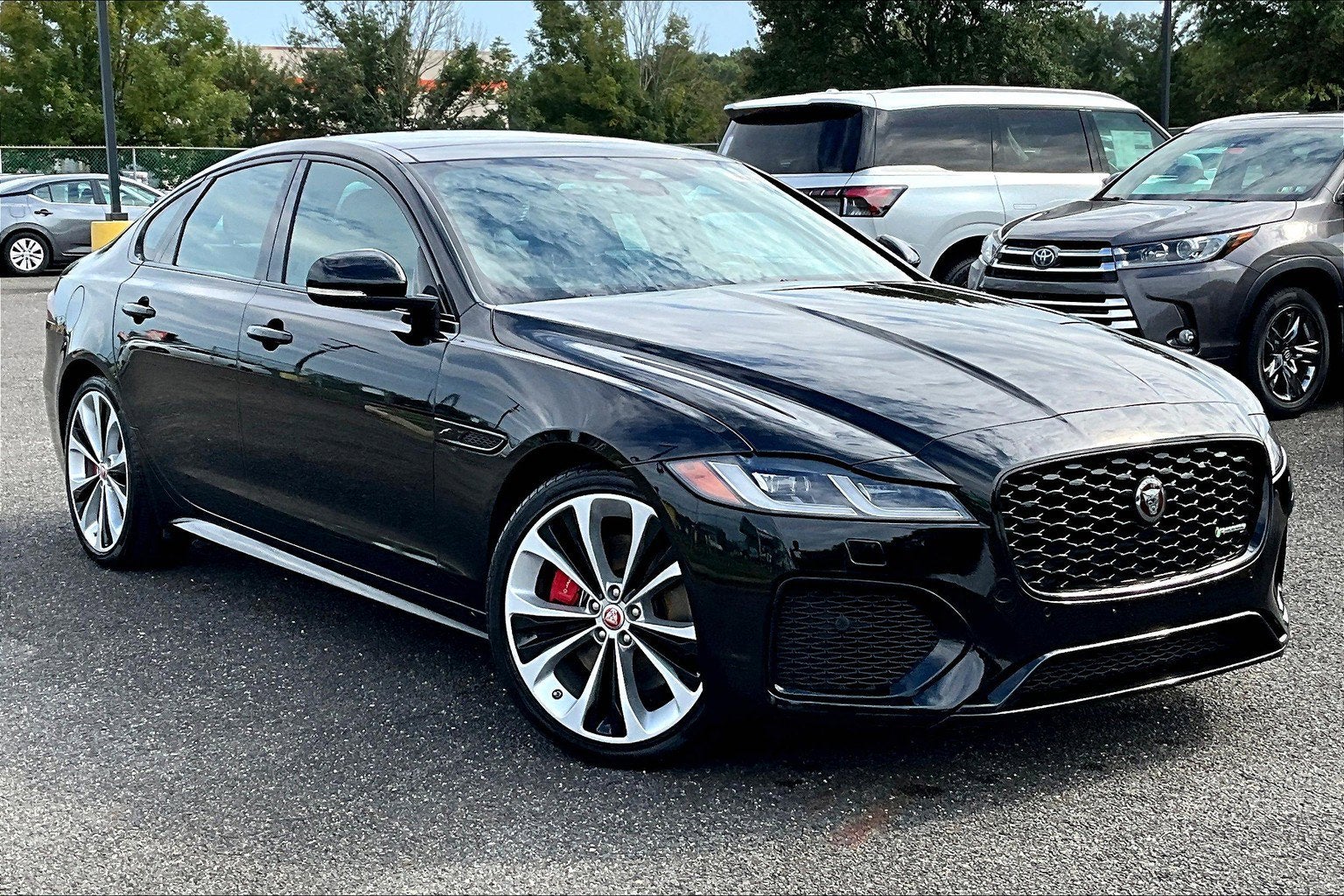 2022 Jaguar XF R-Dynamic SE