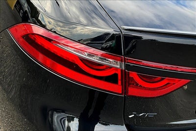 2022 Jaguar XF R-Dynamic SE