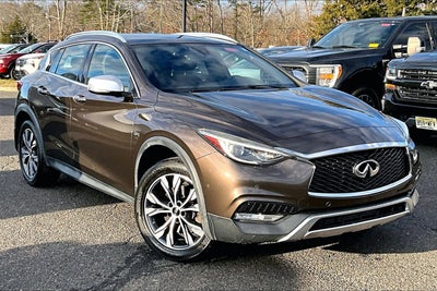 2017 INFINITI QX30 Premium AWD