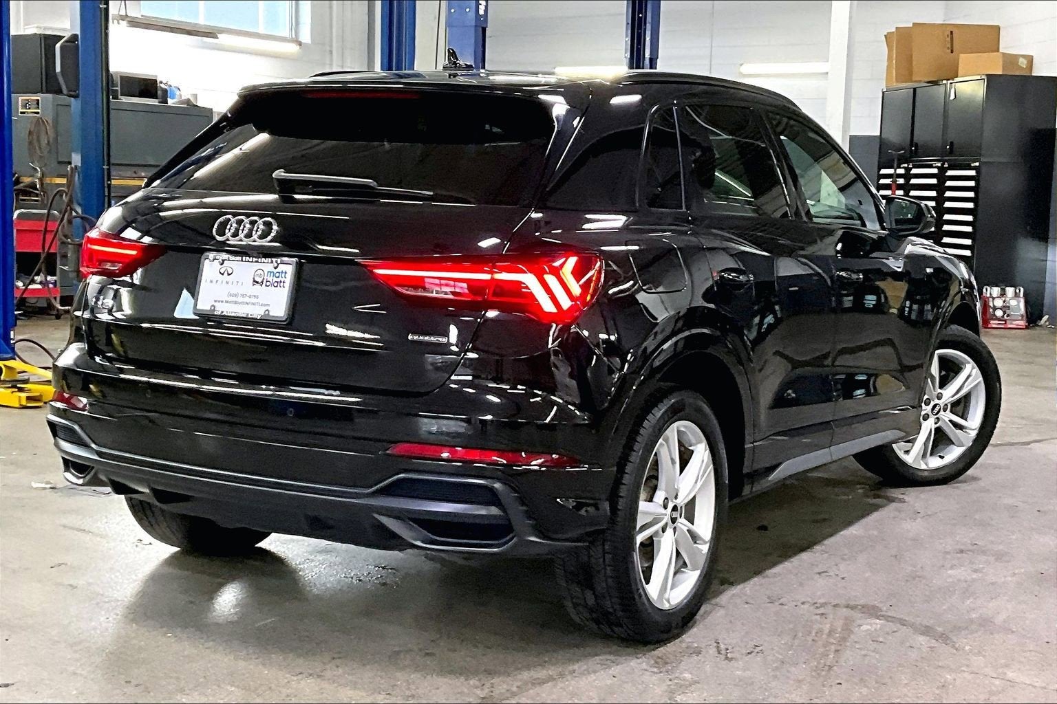 2022 Audi Q3 S line Premium
