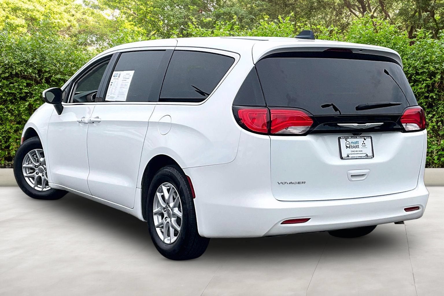 2023 Chrysler Voyager LX