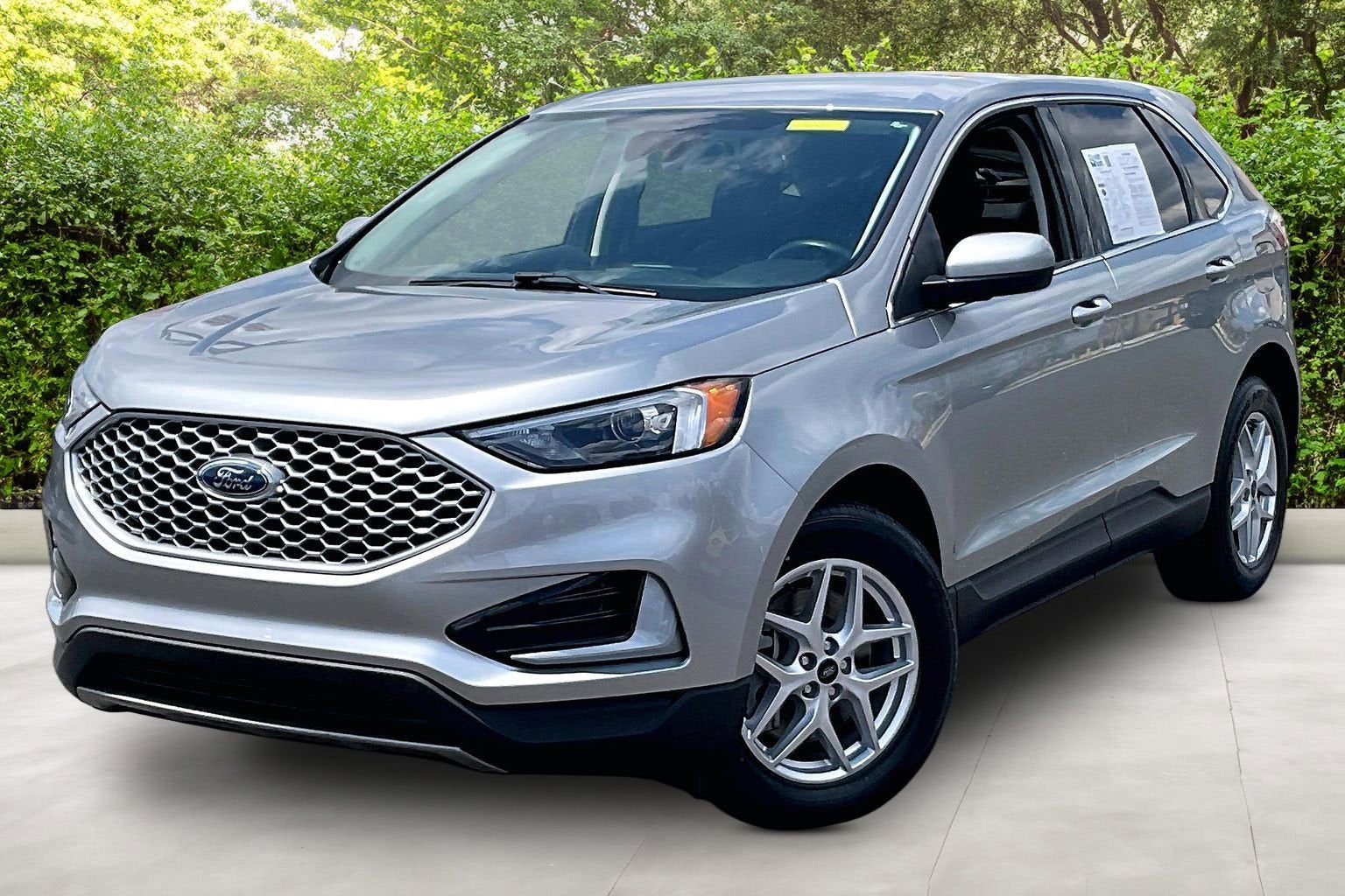2024 Ford Edge SEL AWD's photo