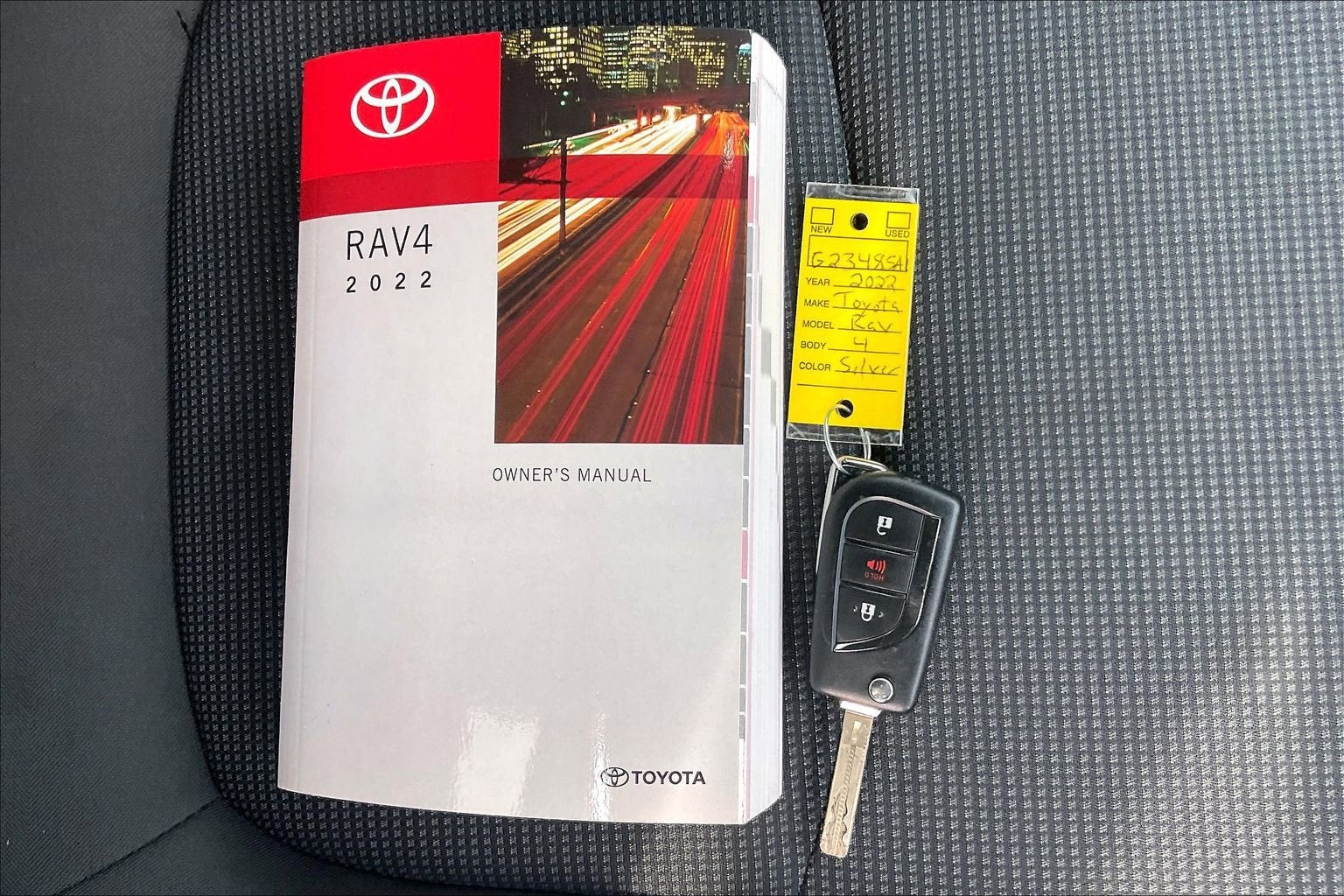 2022 Toyota RAV4 LE