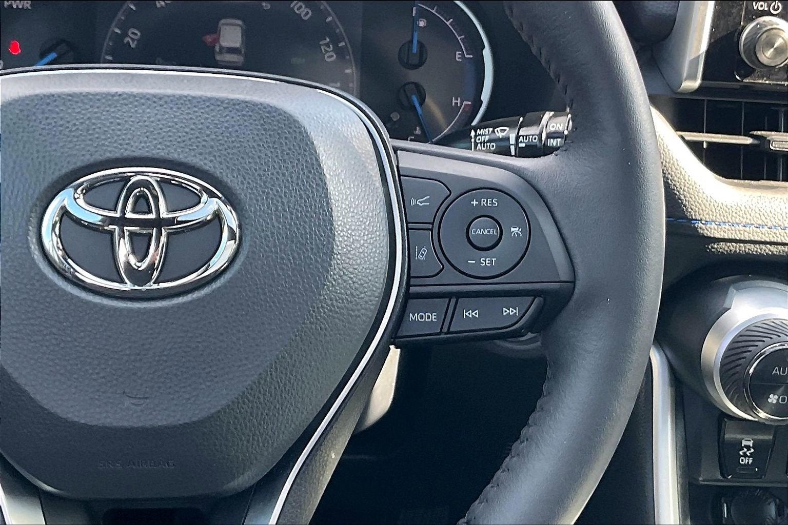 2023 Toyota RAV4 Hybrid SE
