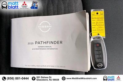 2025 Nissan Pathfinder SV