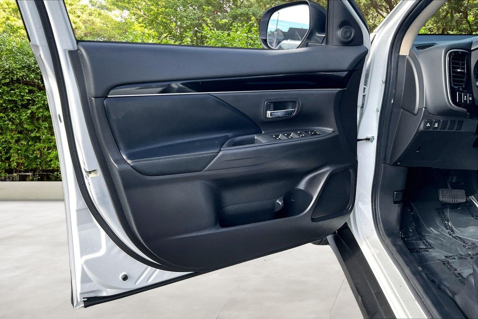 2020 Mitsubishi Outlander SE