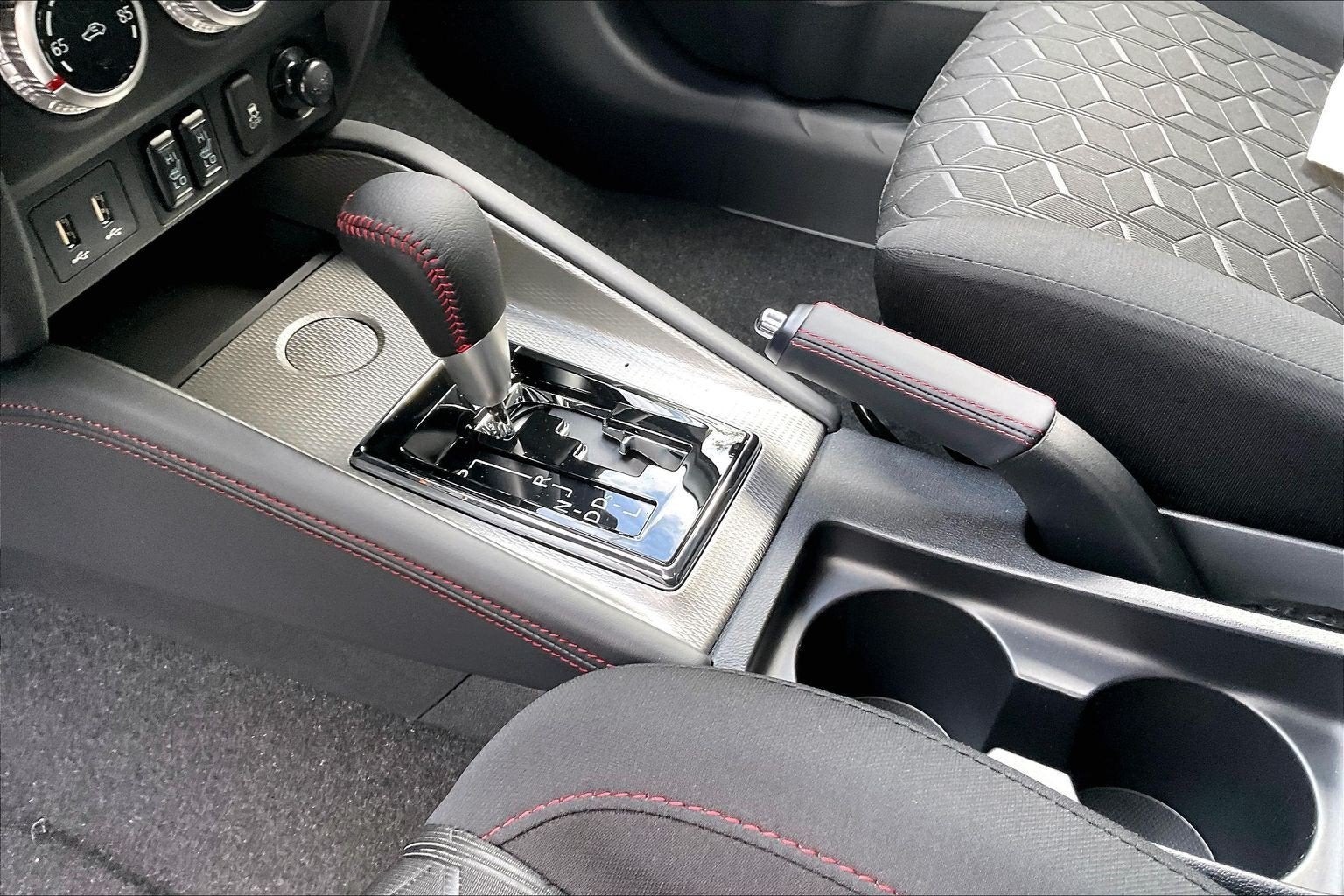 2027 Mitsubishi Outlander Sport LE