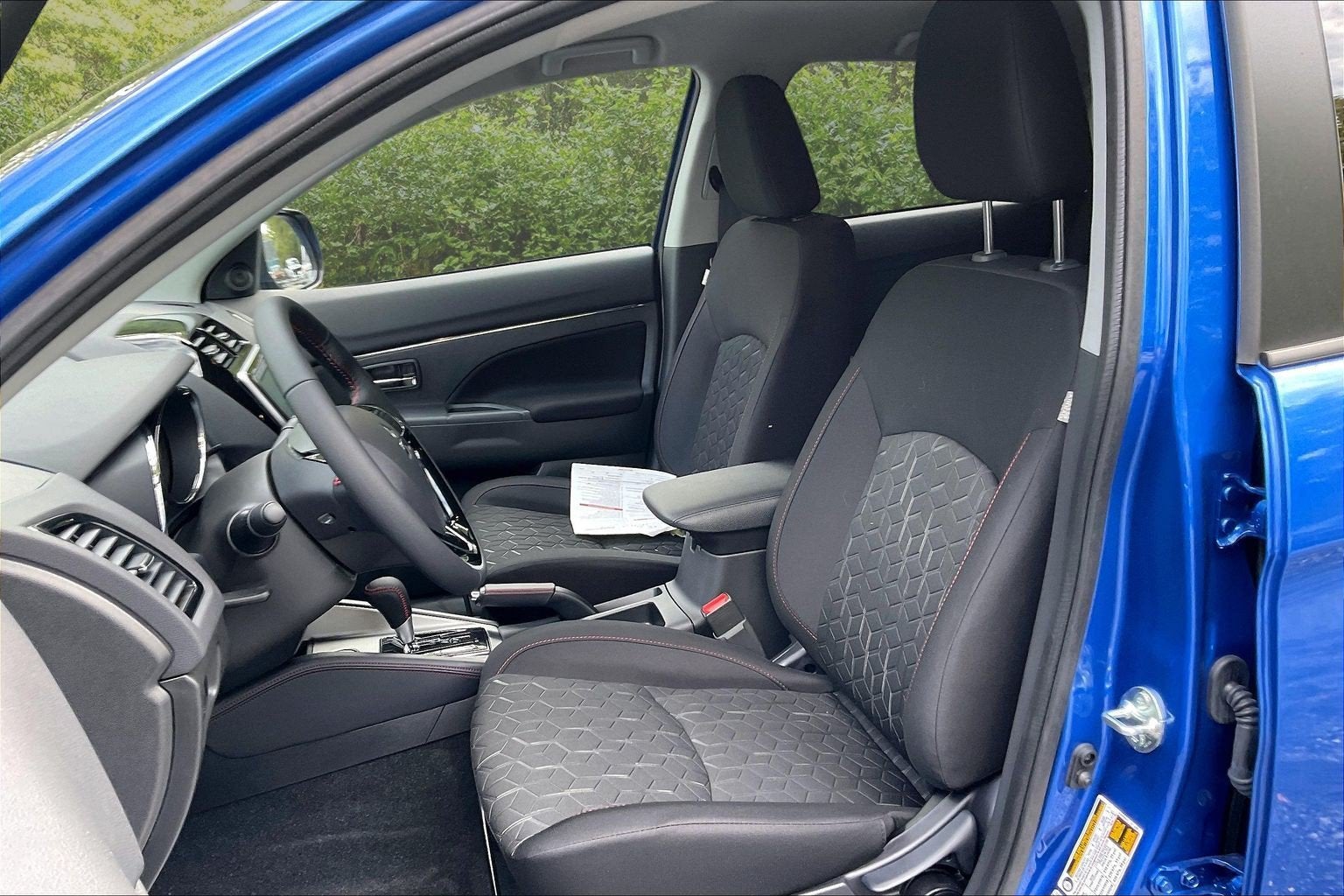2027 Mitsubishi Outlander Sport LE