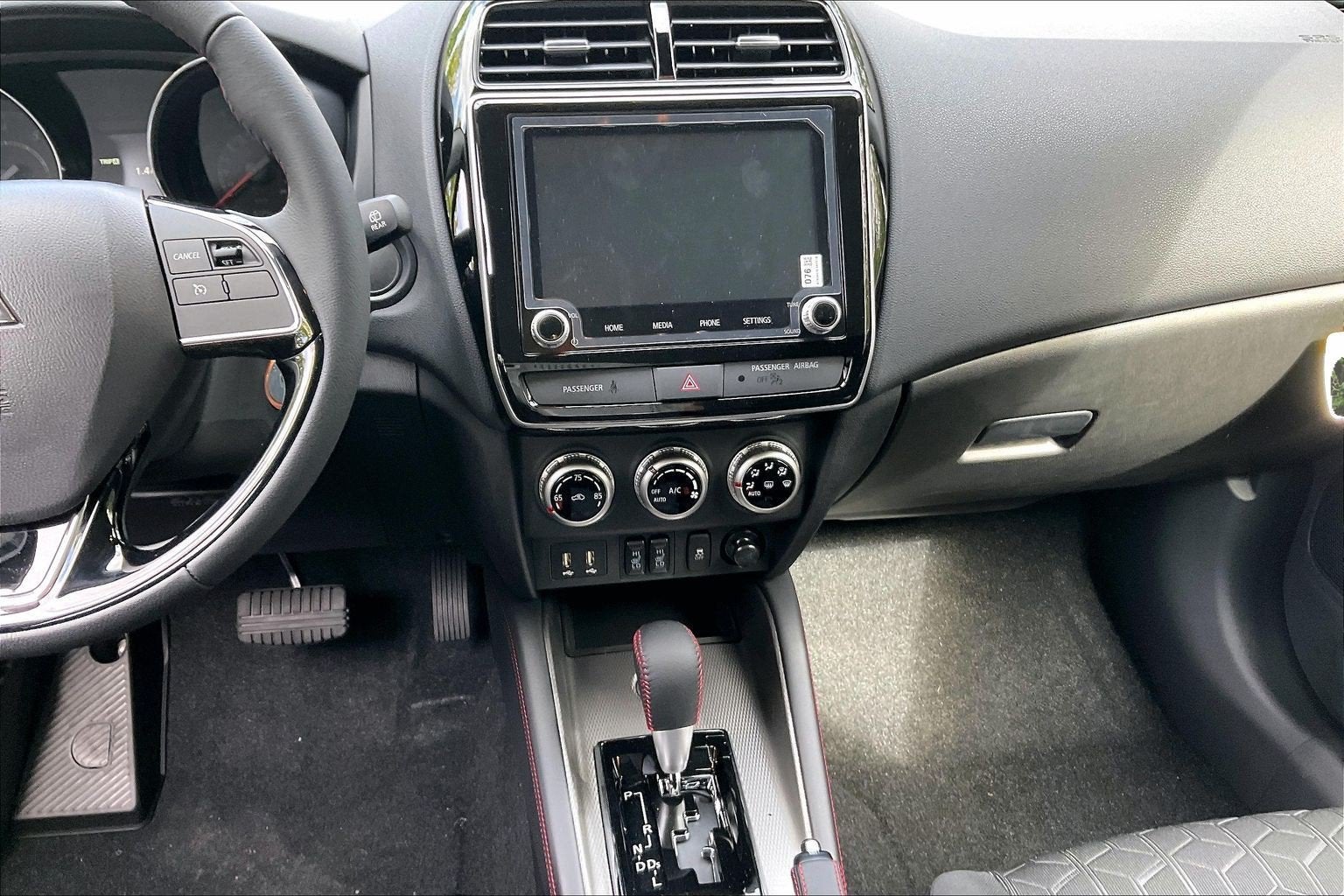 2027 Mitsubishi Outlander Sport LE