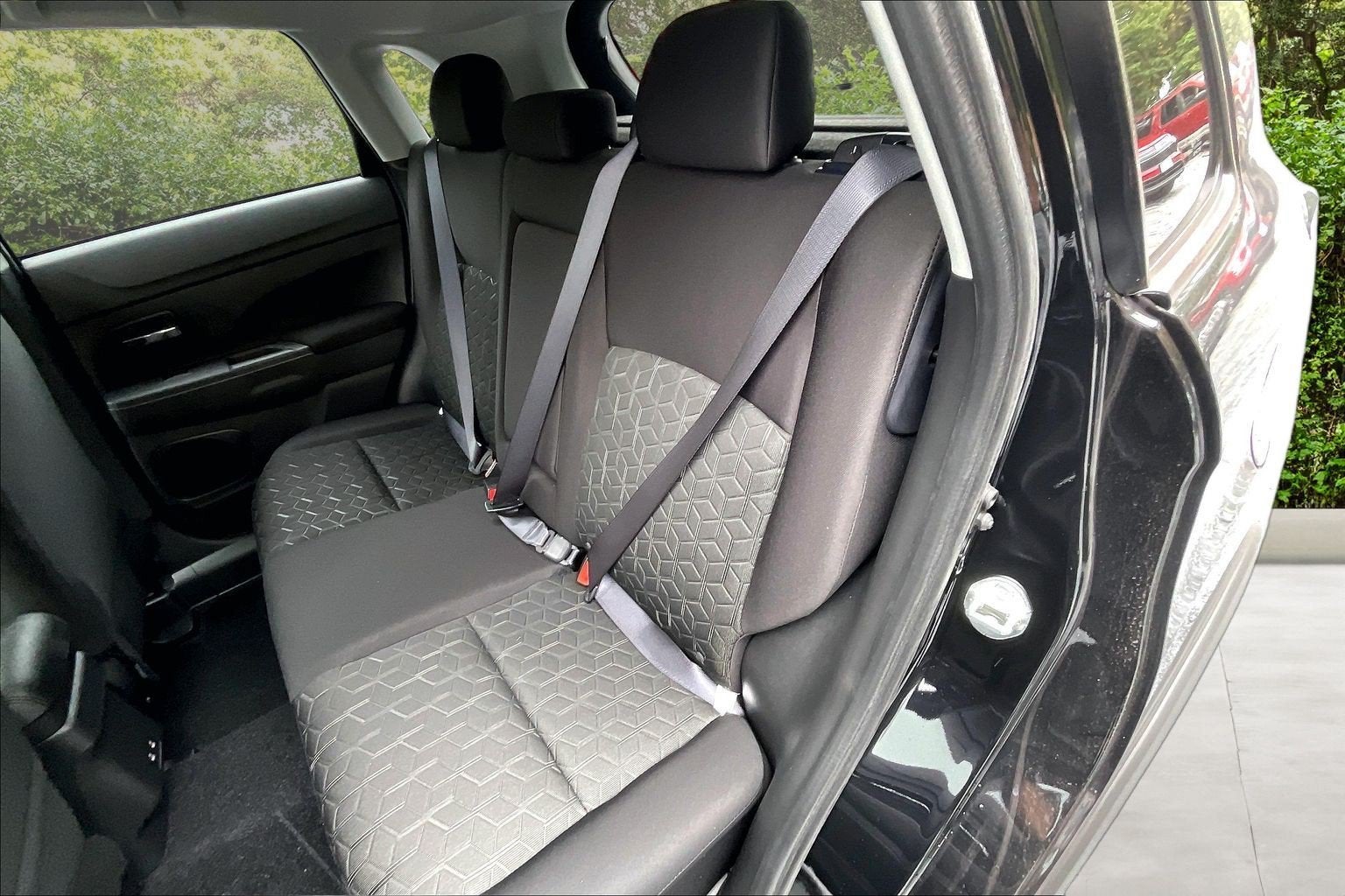 2027 Mitsubishi Outlander Sport LE