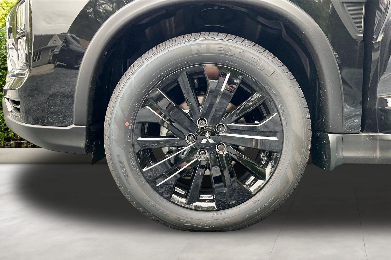 2027 Mitsubishi Outlander Sport LE