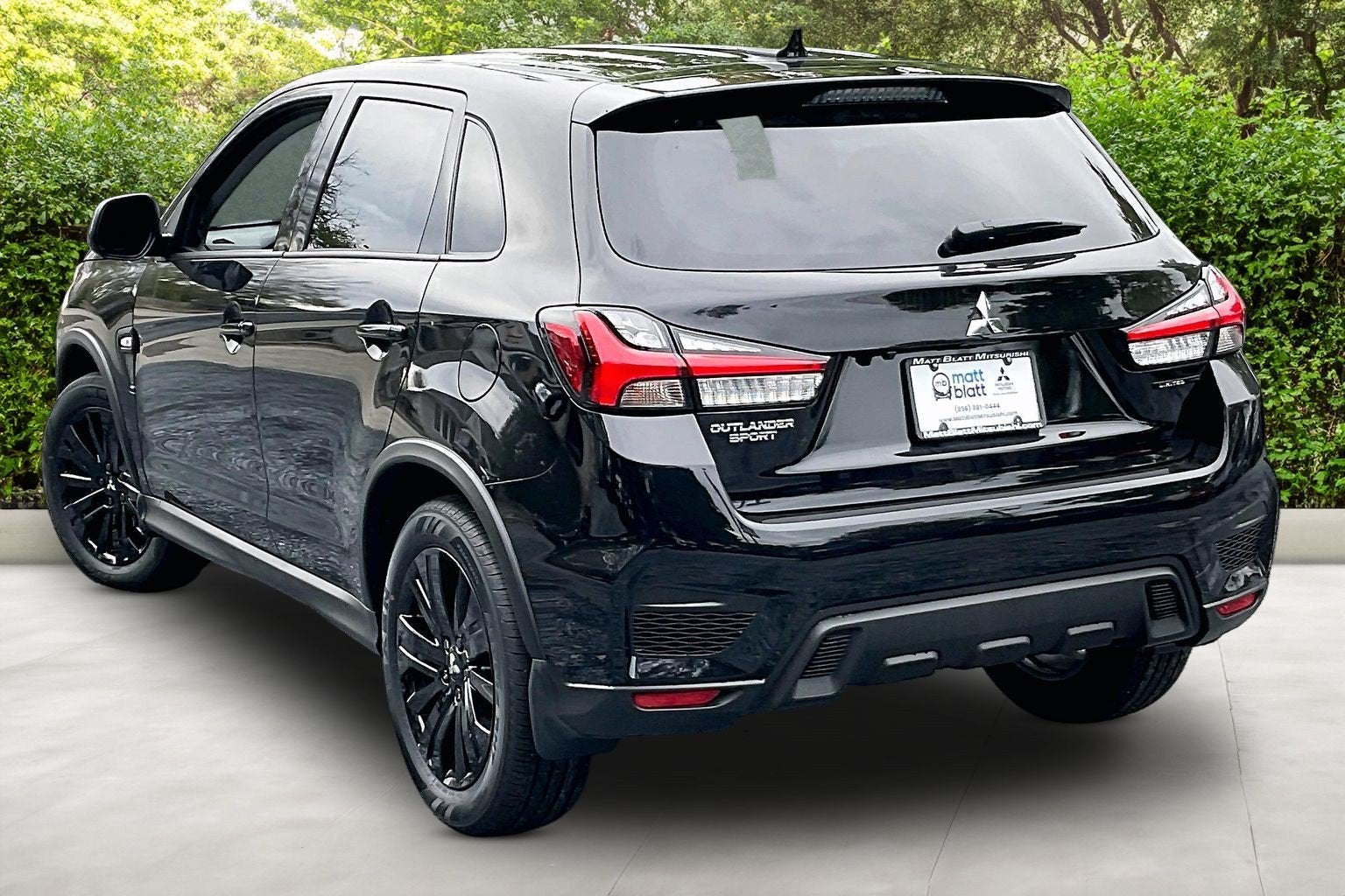 2027 Mitsubishi Outlander Sport LE