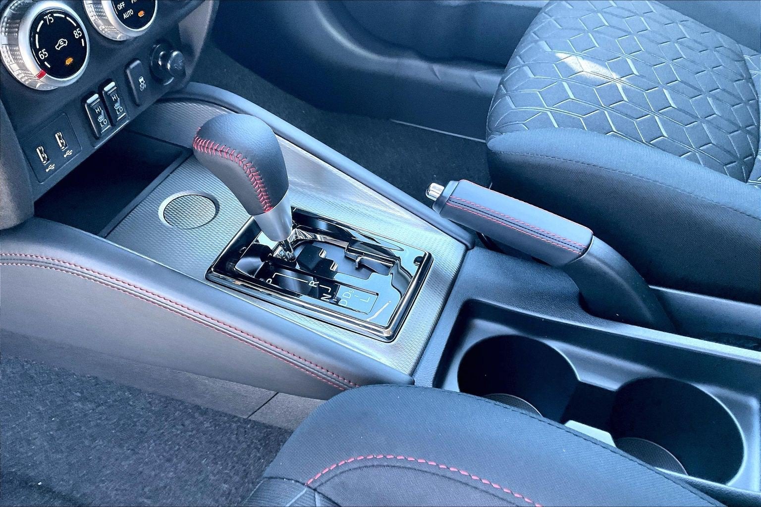 2027 Mitsubishi Outlander Sport LE
