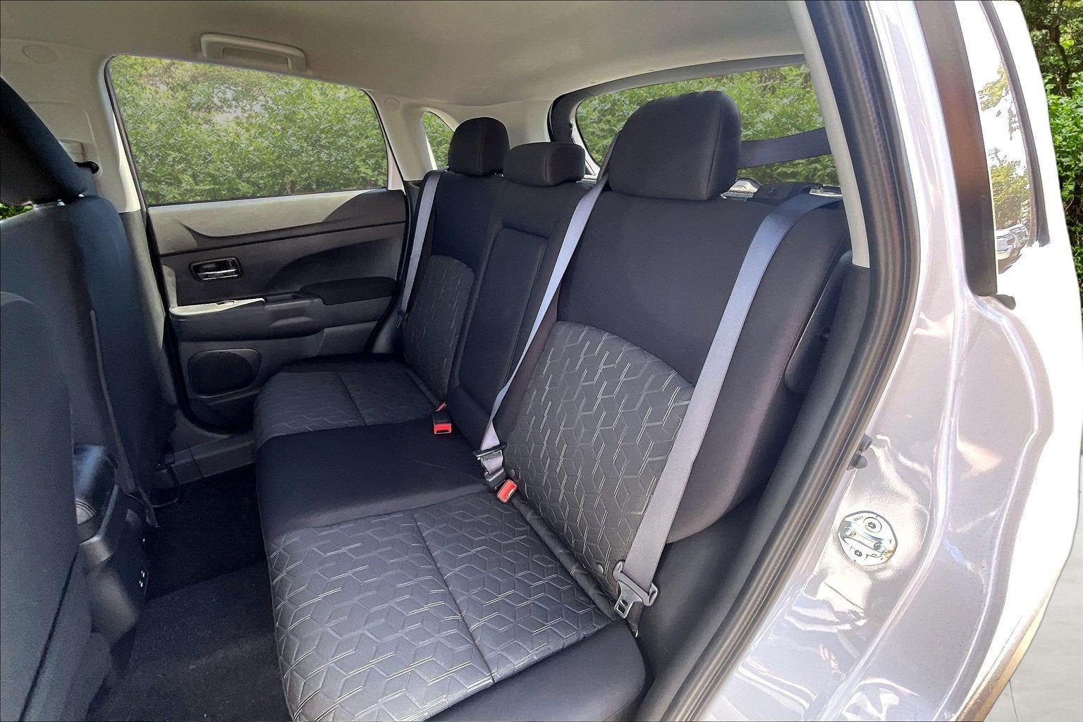 2027 Mitsubishi Outlander Sport LE
