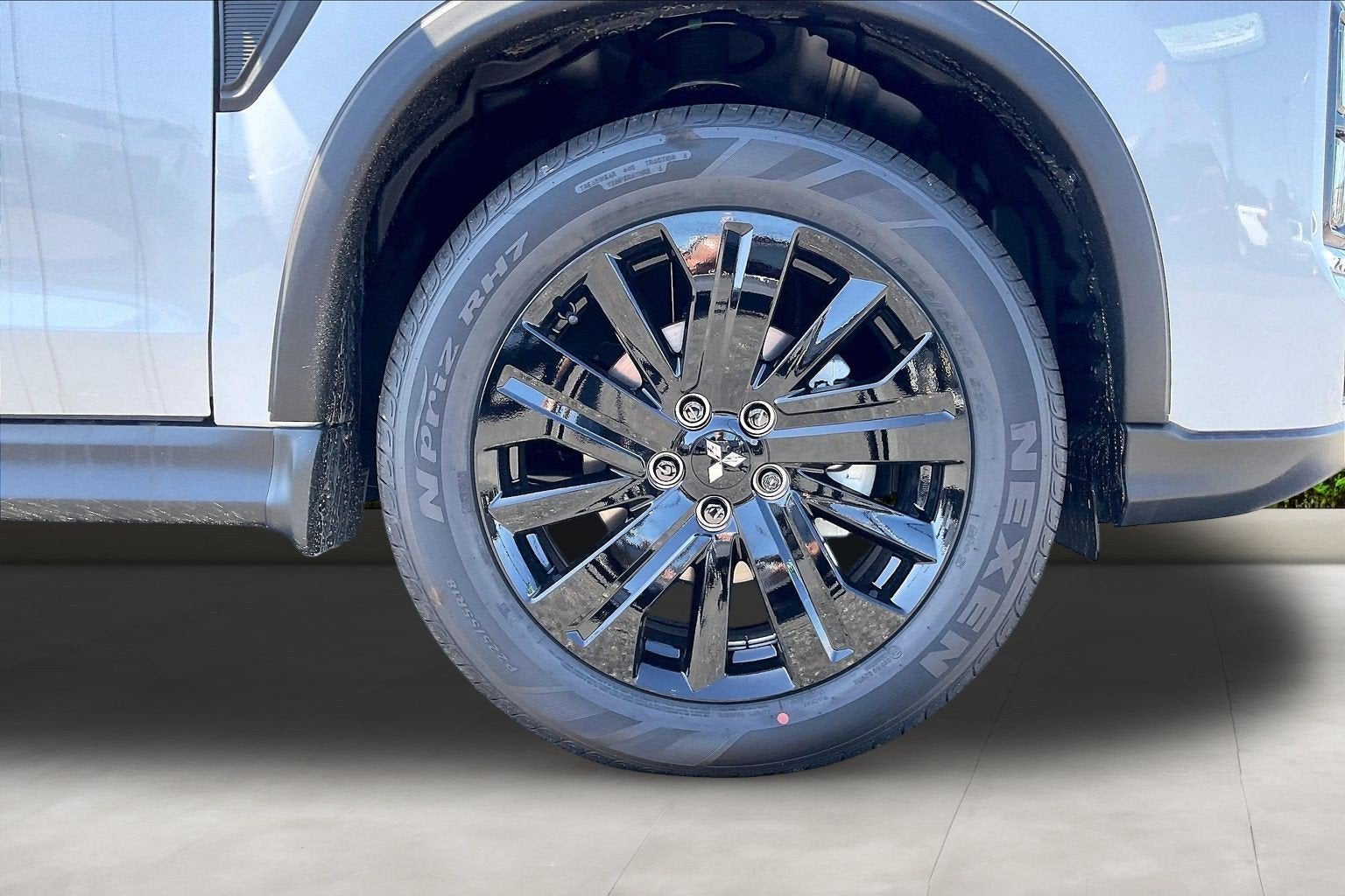 2027 Mitsubishi Outlander Sport LE