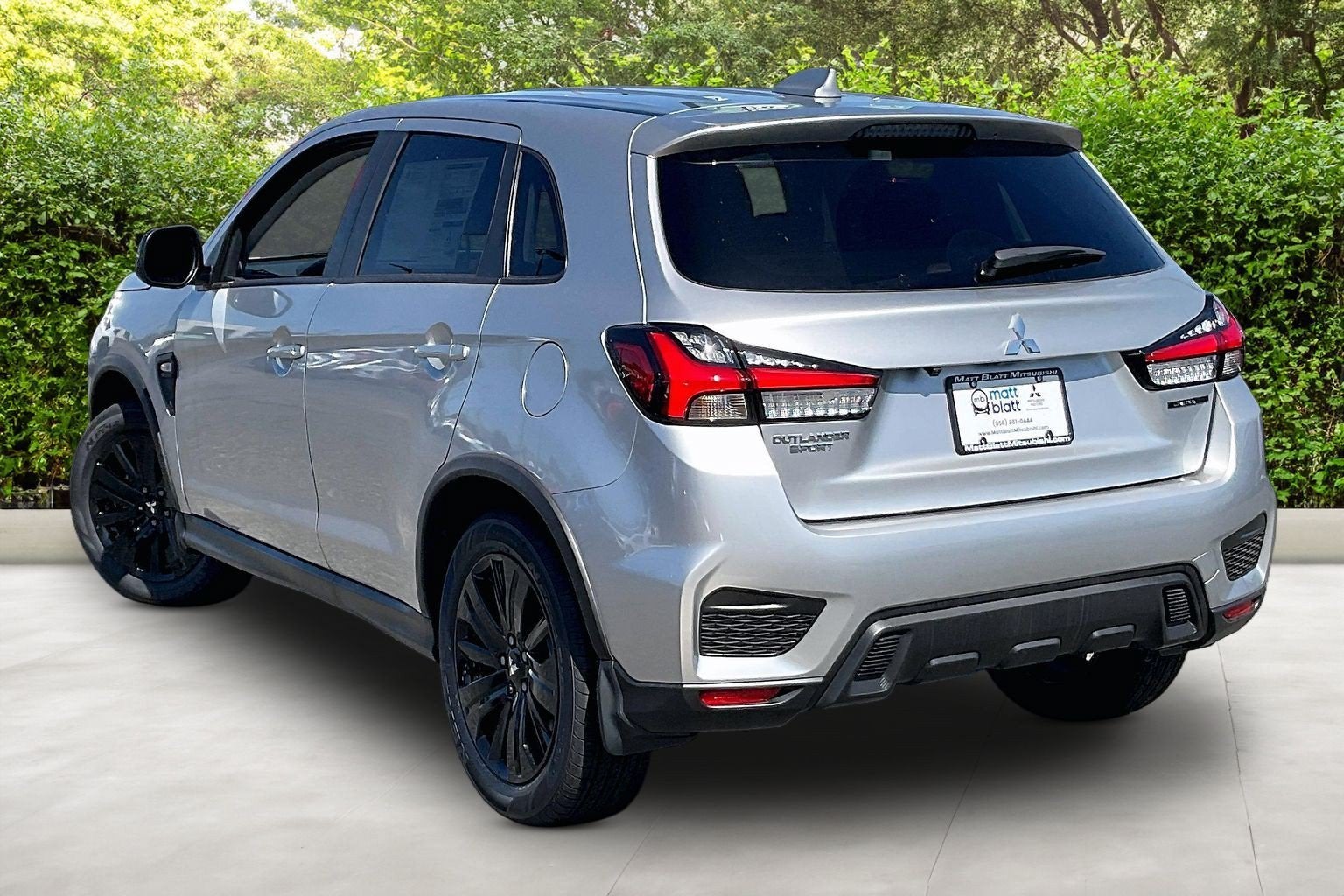 2027 Mitsubishi Outlander Sport LE