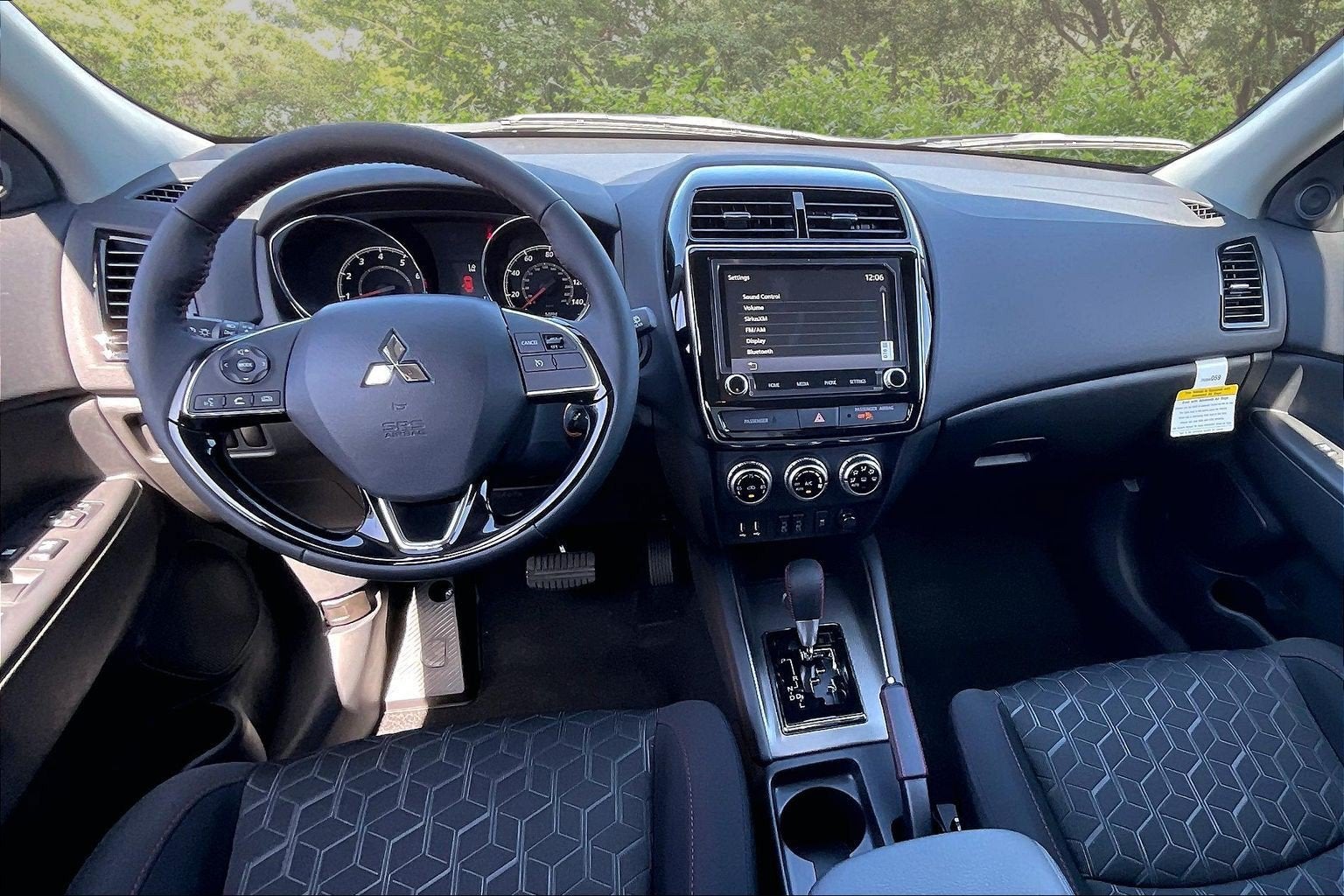 2027 Mitsubishi Outlander Sport LE